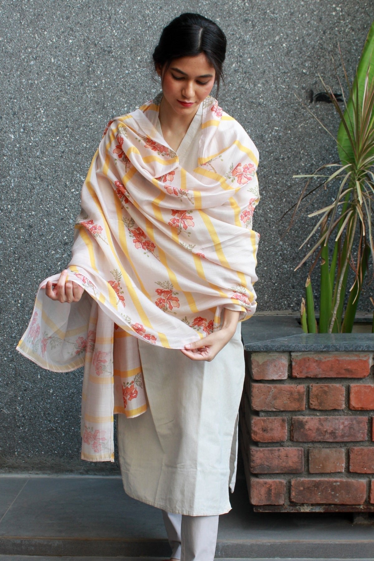 Buy-Gulmohar Glories - Chanderi Dupatta-Cyahi-Online